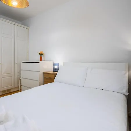 Apartment Chic 1-bed Flat With Balcony Near Jameson Distillery And 15 Mins To Centre Dublin