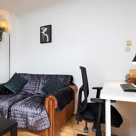 Chic 1-bed Flat With Balcony Near Jameson Distillery And 15 Mins To Centre *