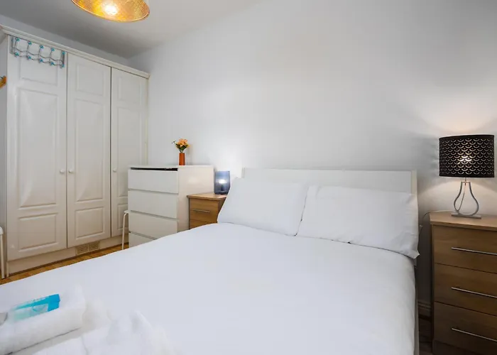 Apartment Chic 1-bed Flat With Balcony Near Jameson Distillery And 15 Mins To Centre Dublin