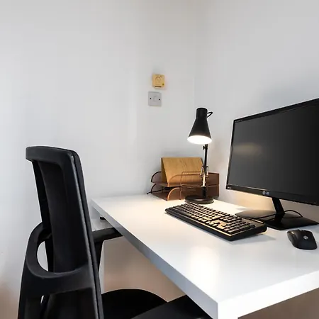 Chic 1-bed Flat With Balcony Near Jameson Distillery And 15 Mins To Centre *