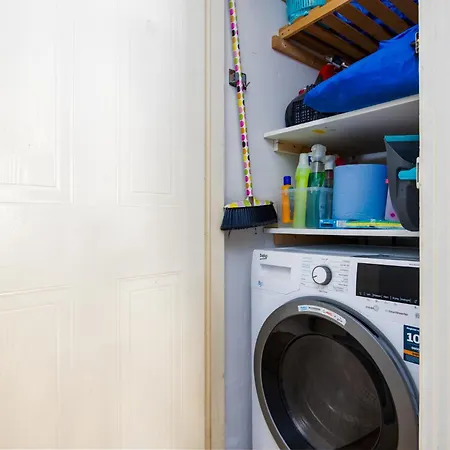 Apartmán Chic 1-bed Flat With Balcony Near Jameson Distillery And 15 Mins To Centre *