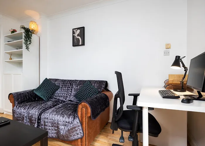 Chic 1-bed Flat With Balcony Near Jameson Distillery And 15 Mins To Centre *