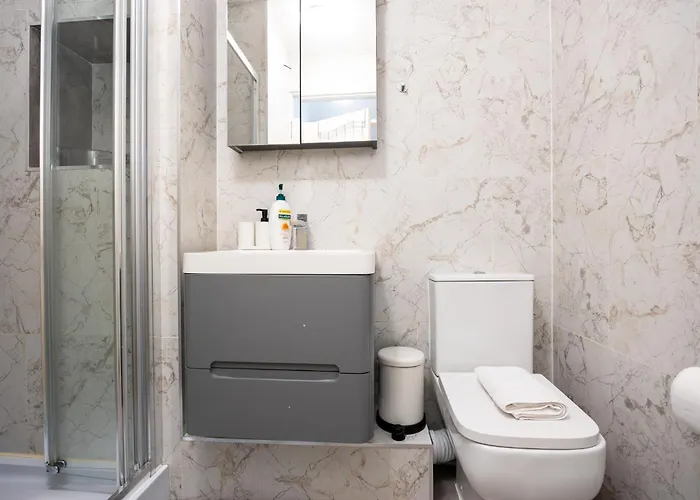 Chic 1-bed Flat With Balcony Near Jameson Distillery And 15 Mins To Centre